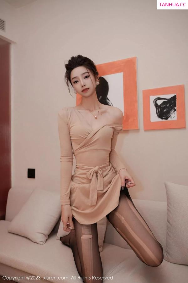   [XiuRen]高清写真图 2023.12.07 No.7775 苏曼兮 黑丝美腿第46张图片